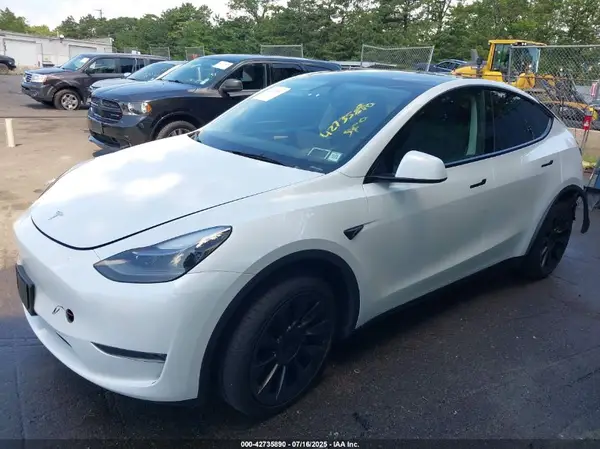 7SAYGDEE8RA239384 2024 TESLA MODEL Y - Image 2