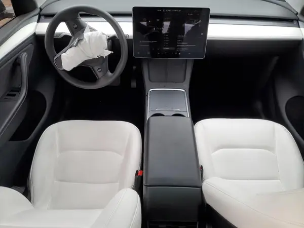 7SAYGDEE8RA241541 2024 TESLA MODEL Y - Image 8