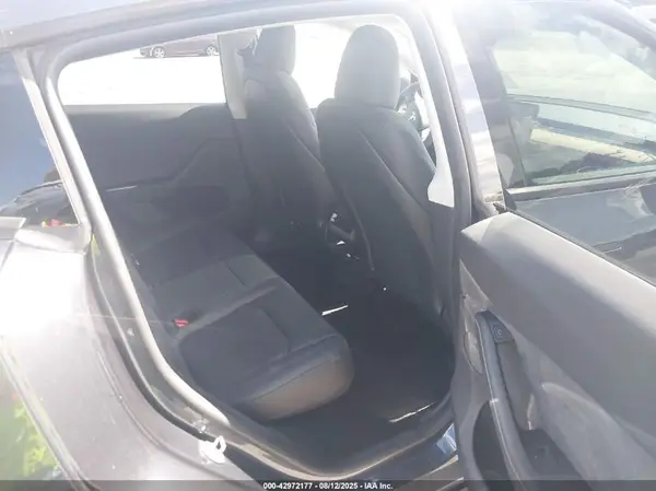 7SAYGDEE8RA245668 2024 TESLA MODEL Y - Image 8