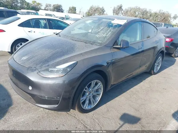 7SAYGDEE8RA246979 2024 TESLA MODEL Y - Image 2