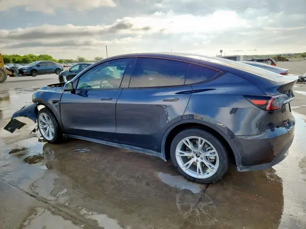 7SAYGDEE8RA248117 2024 TESLA MODEL Y - Image 2
