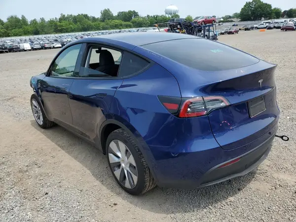7SAYGDEE8RA248635 2024 TESLA MODEL Y - Image 2