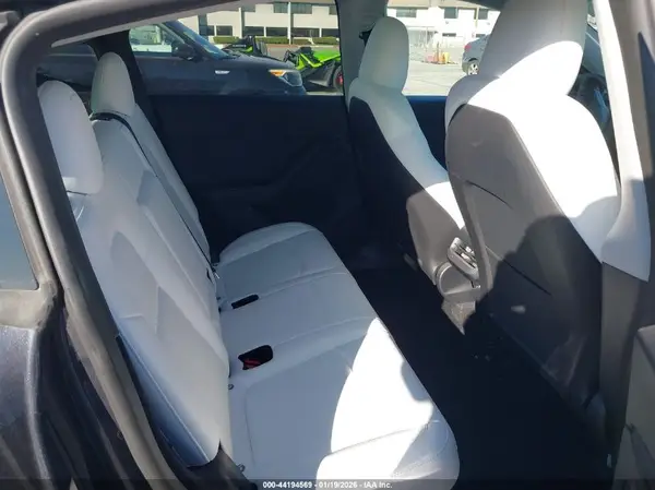 7SAYGDEE8RA248991 2024 TESLA MODEL Y - Image 8