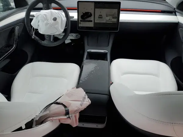 7SAYGDEE8RA249039 2024 TESLA MODEL Y - Image 8