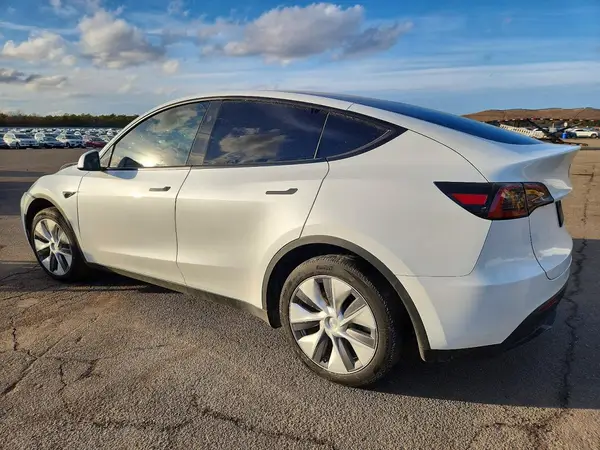 7SAYGDEE8RA250921 2024 TESLA MODEL Y - Image 2