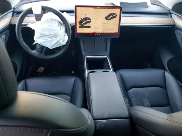 7SAYGDEE8RA250921 2024 TESLA MODEL Y - Image 8