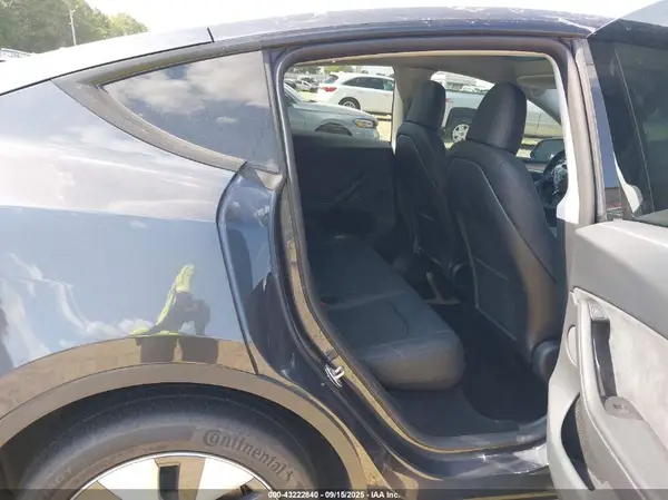 7SAYGDEE8RA252314 2024 TESLA MODEL Y - Image 8