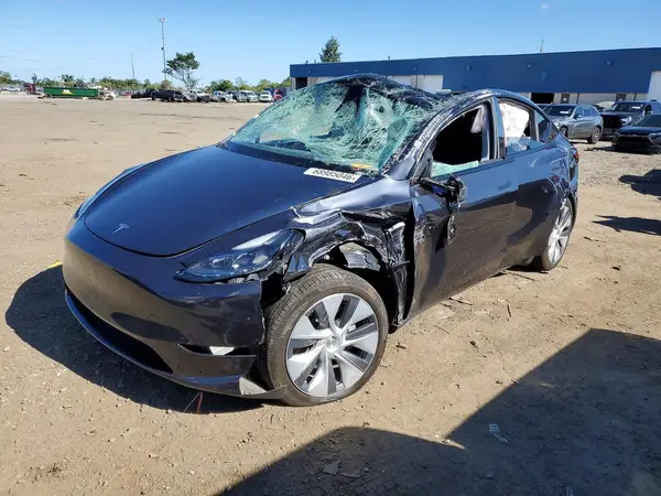 7SAYGDEE8RA256072 2024 TESLA MODEL Y - Image 1