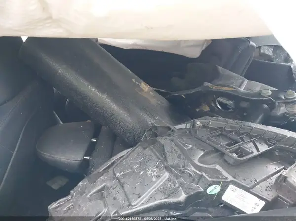 7SAYGDEE8RA258565 2024 TESLA MODEL Y - Image 8