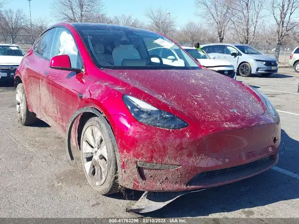 7SAYGDEE8RA259585 2024 TESLA MODEL Y - Image 1