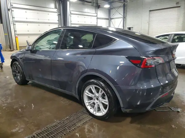 7SAYGDEE8RA270540 2024 TESLA MODEL Y - Image 2