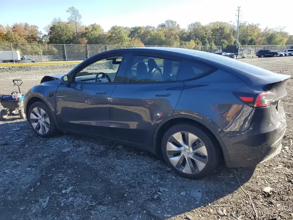 7SAYGDEE8RA270859 2024 TESLA MODEL Y - Image 2