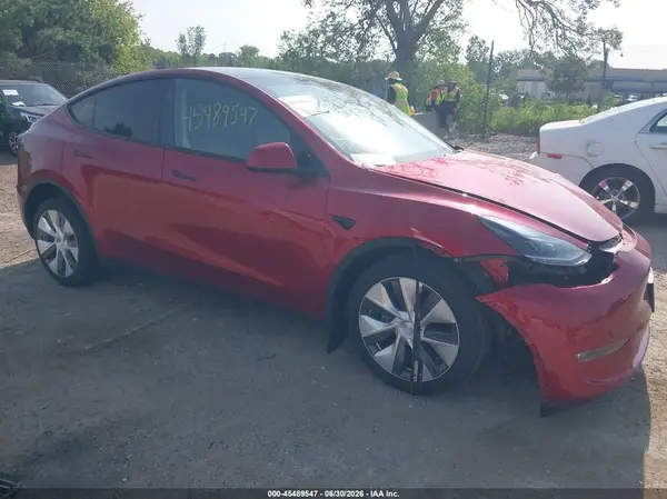 7SAYGDEE8RA275057 2024 TESLA MODEL Y - Image 1