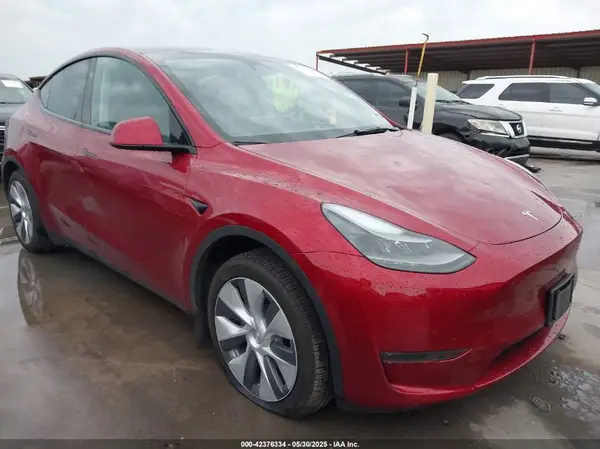 7SAYGDEE8RA276970 2024 TESLA MODEL Y - Image 1