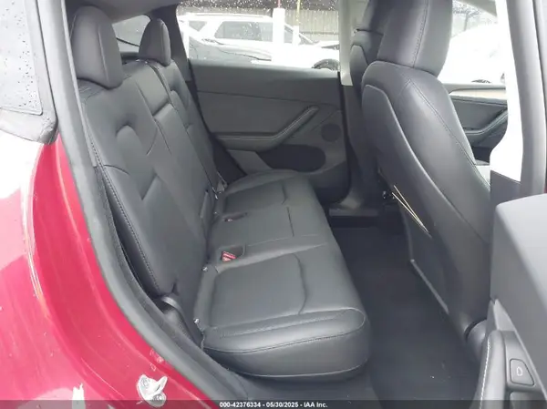 7SAYGDEE8RA276970 2024 TESLA MODEL Y - Image 8