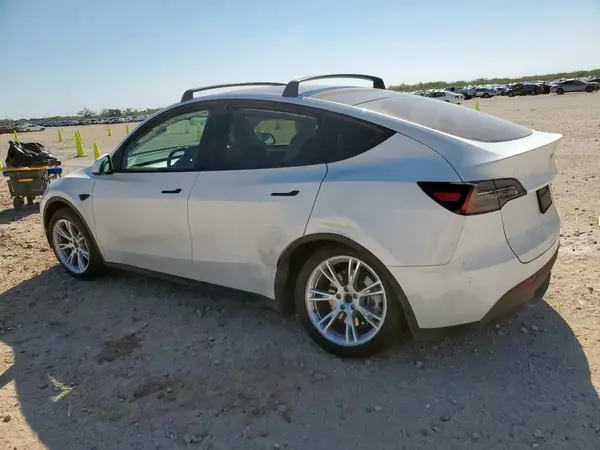 7SAYGDEE8RA278878 2024 TESLA MODEL Y - Image 2