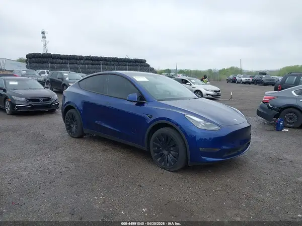 7SAYGDEE8RA280081 2024 TESLA MODEL Y - Image 1