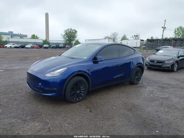 7SAYGDEE8RA280081 2024 TESLA MODEL Y - Image 2