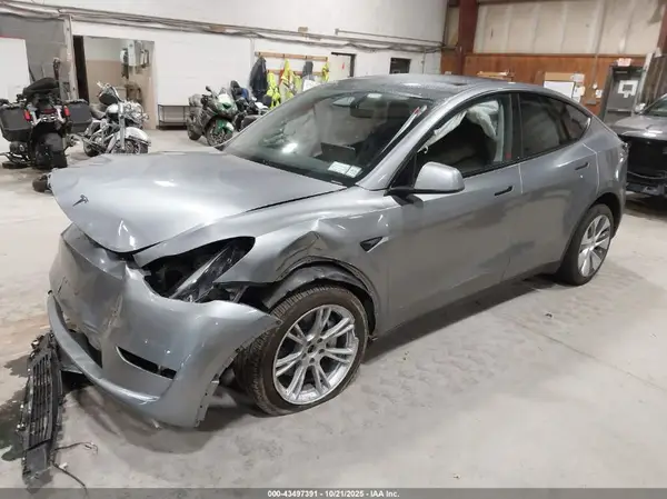7SAYGDEE8RA286933 2024 TESLA MODEL Y - Image 2