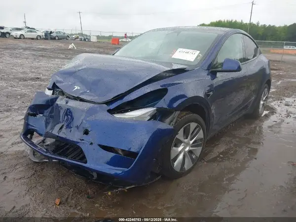 7SAYGDEE8RA288102 2024 TESLA MODEL Y - Image 2