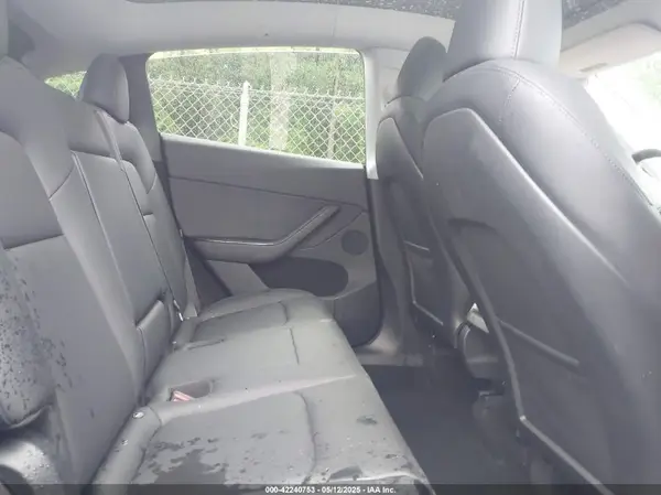 7SAYGDEE8RA288102 2024 TESLA MODEL Y - Image 8