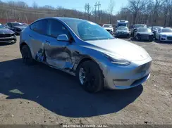 7SAYGDEE8RA288925 2024 TESLA MODEL Y