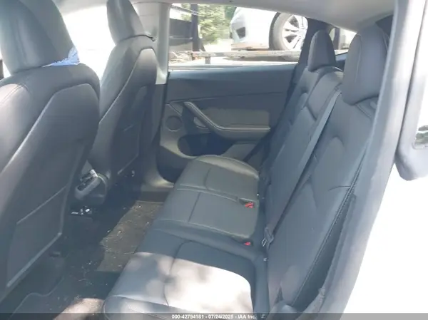 7SAYGDEE8RA290335 2024 TESLA MODEL Y - Image 8
