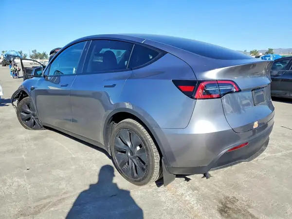 7SAYGDEE8RA293302 2024 TESLA MODEL Y - Image 2