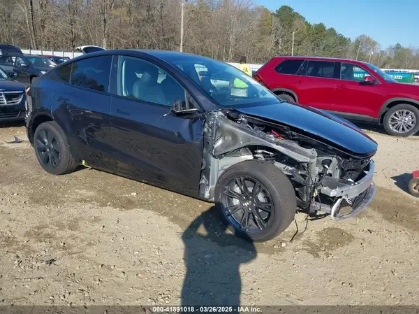 7SAYGDEE8RA293641 2024 TESLA MODEL Y - Image 1