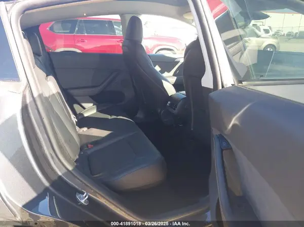 7SAYGDEE8RA293641 2024 TESLA MODEL Y - Image 8