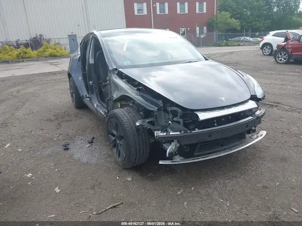 7SAYGDEE8RA296281 2024 TESLA MODEL Y - Image 1