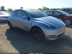7SAYGDEE8RA299293 2024 TESLA MODEL Y