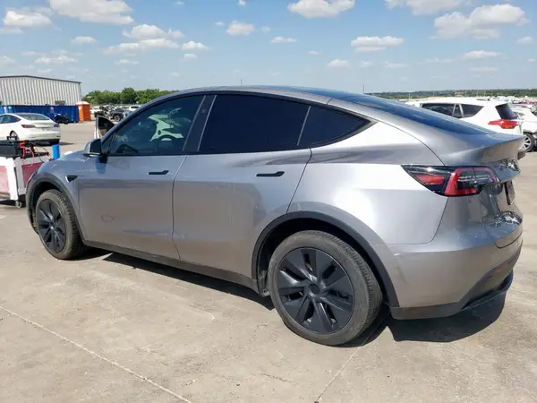 7SAYGDEE8RA299343 2024 TESLA MODEL Y - Image 2