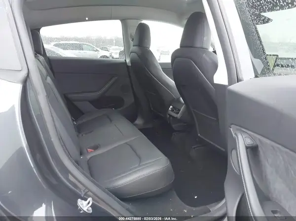 7SAYGDEE8RA300958 2024 TESLA MODEL Y - Image 8