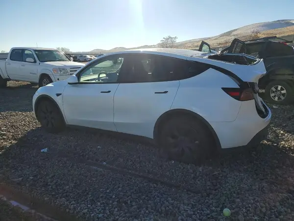 7SAYGDEE8RA301771 2024 TESLA MODEL Y - Image 2