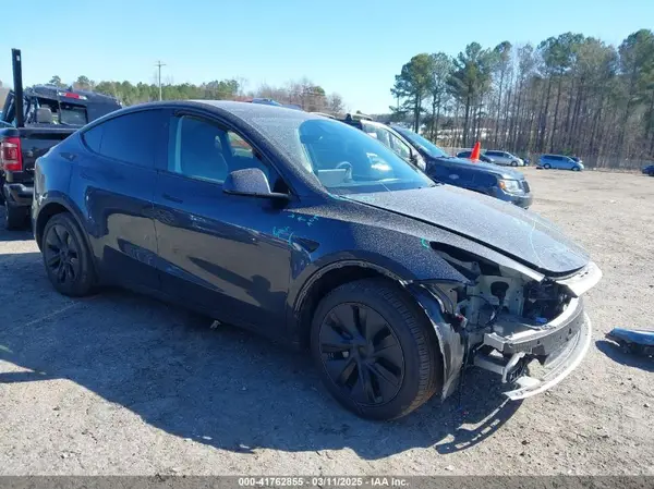 7SAYGDEE8RA305853 2024 TESLA MODEL Y - Image 1