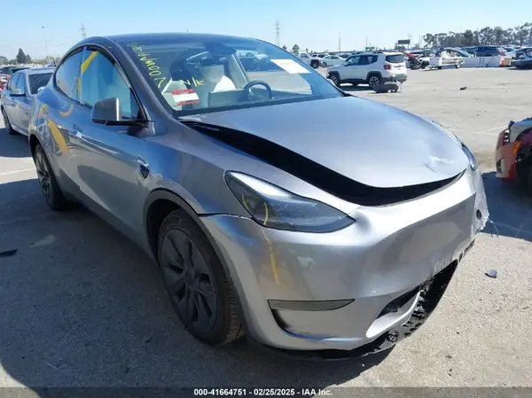 7SAYGDEE8RA313290 2024 TESLA MODEL Y - Image 1