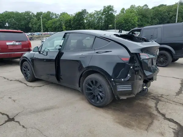 7SAYGDEE8RA316822 2024 TESLA MODEL Y - Image 2