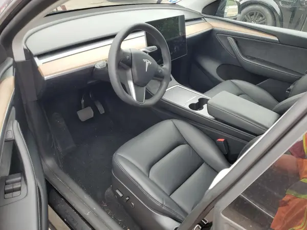 7SAYGDEE8RA316822 2024 TESLA MODEL Y - Image 8