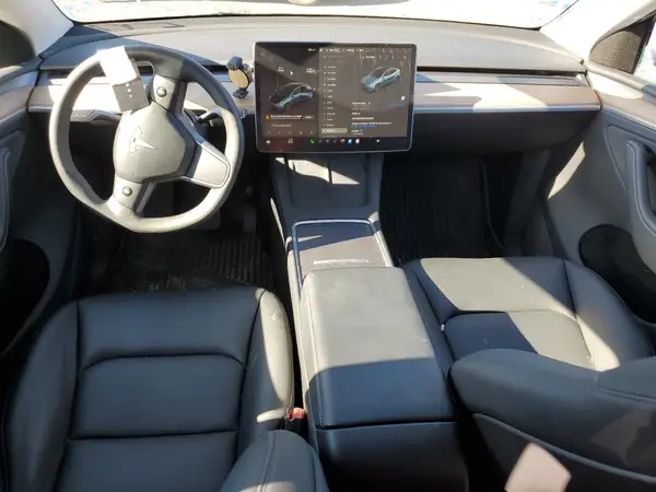 7SAYGDEE8RA326010 2024 TESLA MODEL Y - Image 8