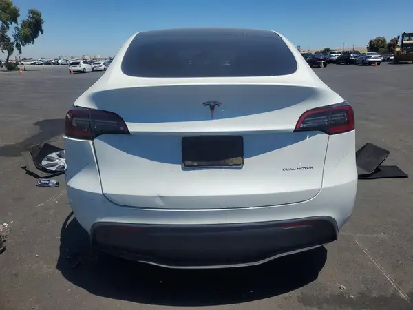 2024 TESLA MODEL Y auction photo 6
