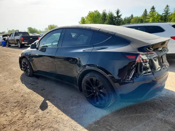 7SAYGDEE8RF018595 2024 TESLA MODEL Y - Image 2