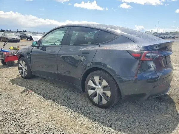 7SAYGDEE8RF023117 2024 TESLA MODEL Y - Image 2