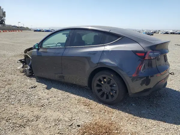 7SAYGDEE8RF063701 2024 TESLA MODEL Y - Image 2