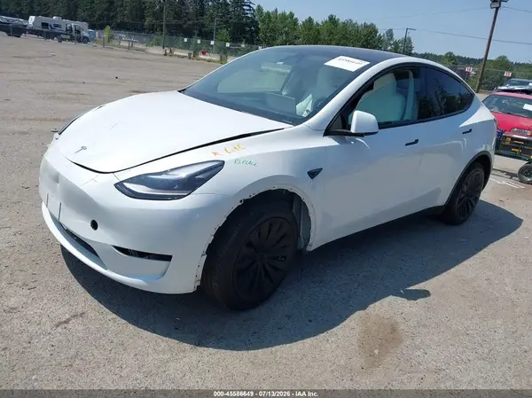 7SAYGDEE8RF068395 2024 TESLA MODEL Y - Image 2