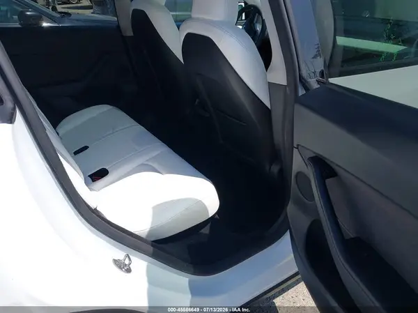 7SAYGDEE8RF068395 2024 TESLA MODEL Y - Image 8