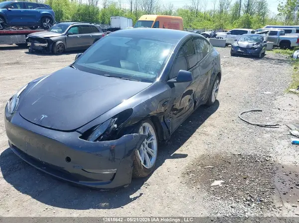 7SAYGDEE8RF071300 2024 TESLA MODEL Y - Image 2