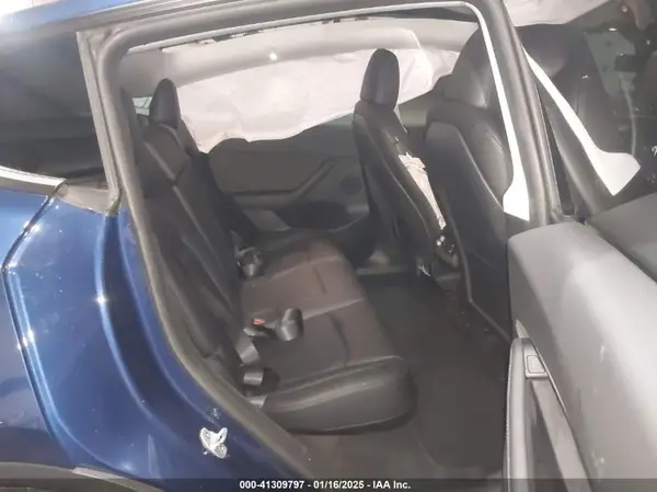 7SAYGDEE8RF074374 2024 TESLA MODEL Y - Image 8