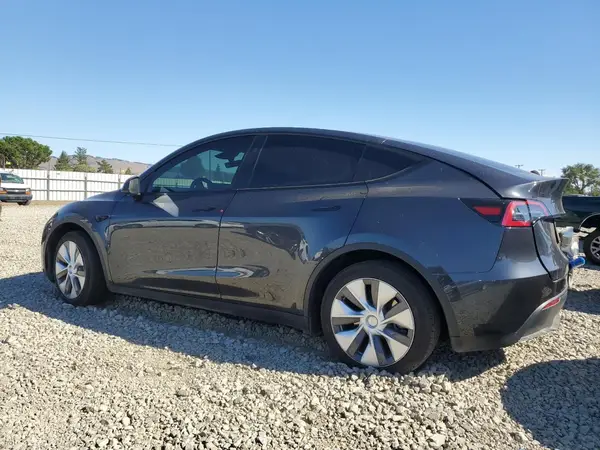 7SAYGDEE8RF075878 2024 TESLA MODEL Y - Image 2