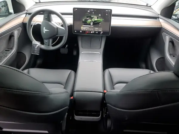 7SAYGDEE8RF077193 2024 TESLA MODEL Y - Image 8
